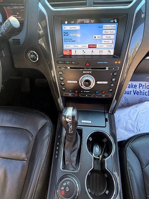 Used 2018 Ford Explorer Limited AWD/4WD image 15