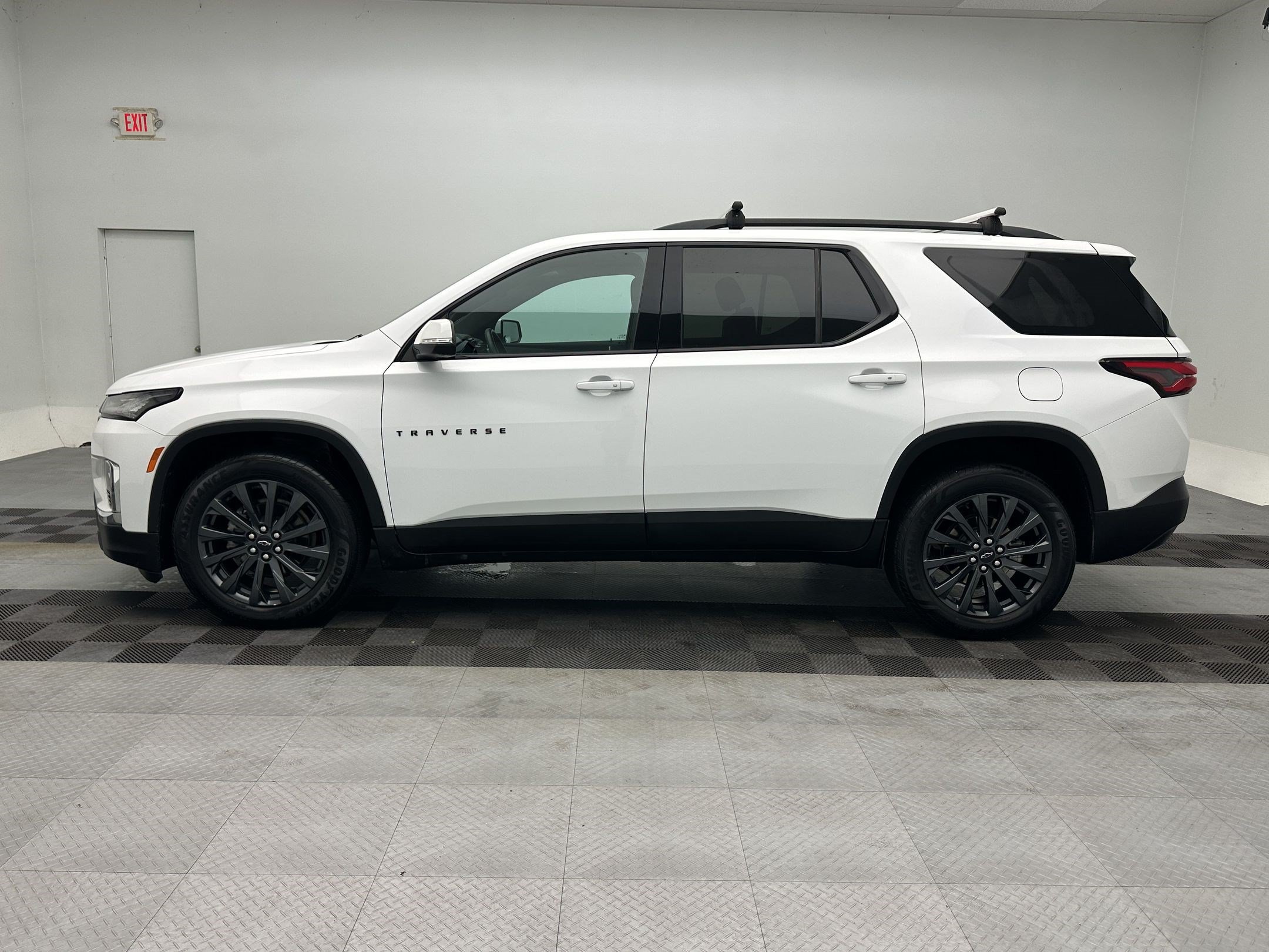 Certified 2023 Chevrolet Traverse RS AWD/4WD image 2