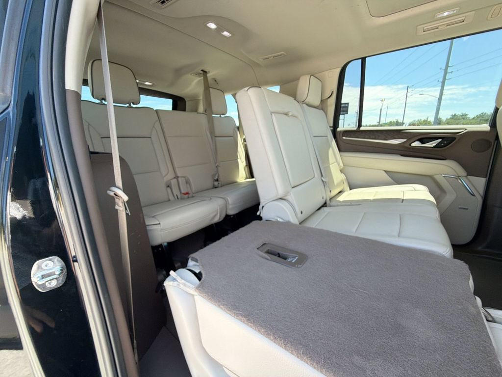 Used 2024 GMC Yukon XL Denali RWD image 34