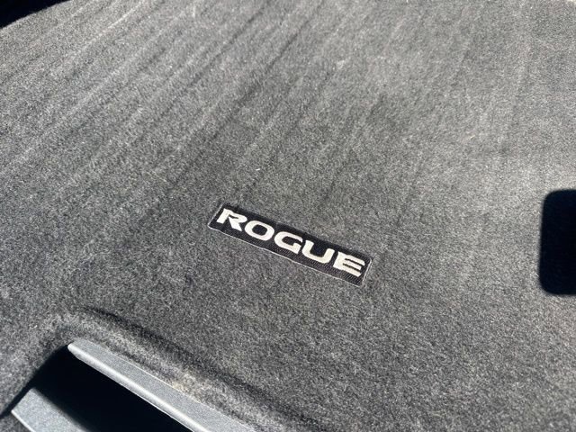 Used 2024 Nissan Rogue SV image 30