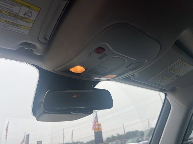 Used 2023 Jeep Renegade Latitude w/ Premium Group image 16