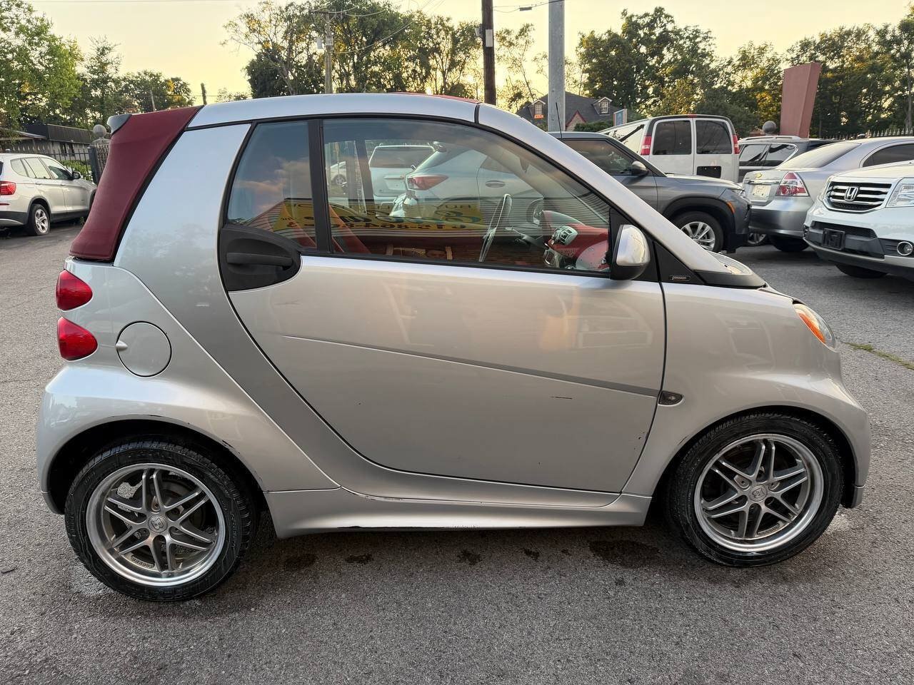 Used 2013 smart fortwo passion RWD image 4