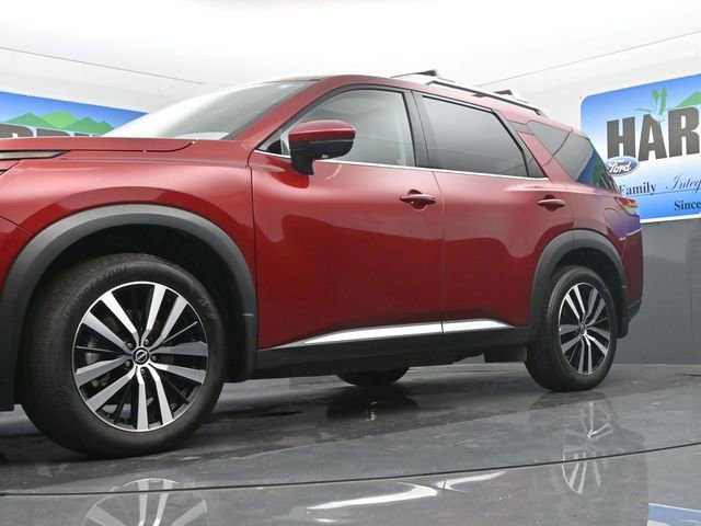Used 2024 Nissan Pathfinder Platinum w/ Cargo Package image 22