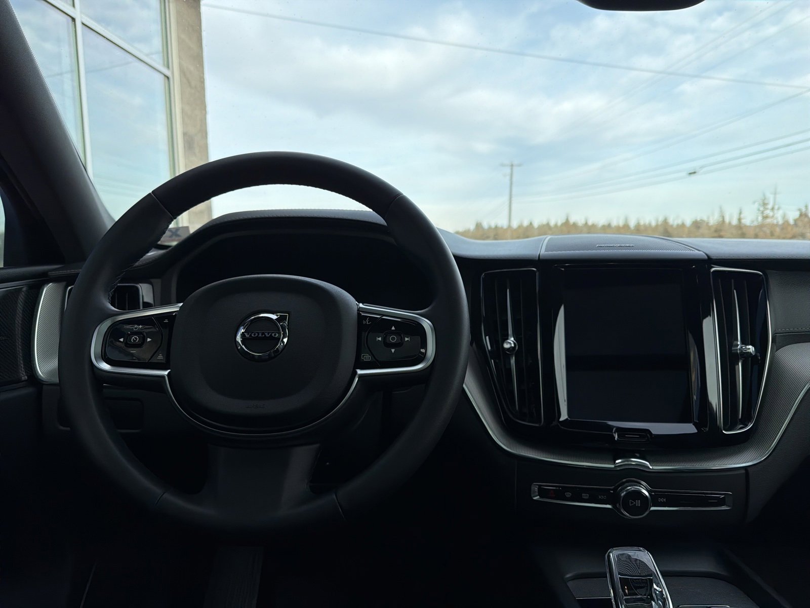 Used 2024 Volvo XC60 B5 Ultimate w/ Protection Package Premier image 10