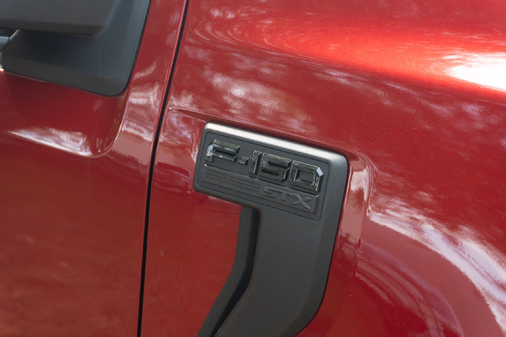 Used 2025 Ford F150 STX w/ STX Black Appearance Package RWD image 4