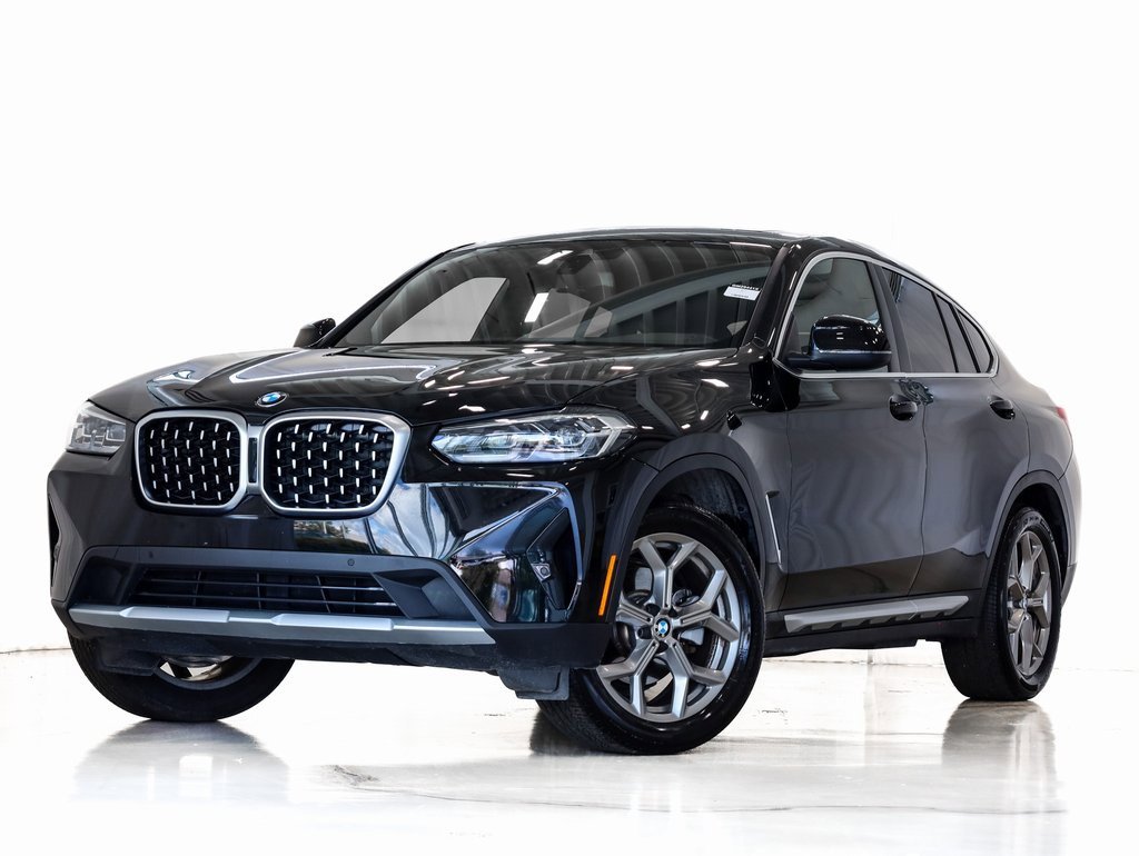 Used 2025 BMW X4 xDrive30i image 3