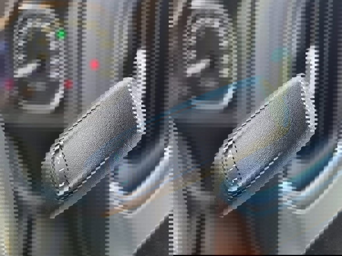 Used 2021 GMC Sierra 1500 SLT image 43