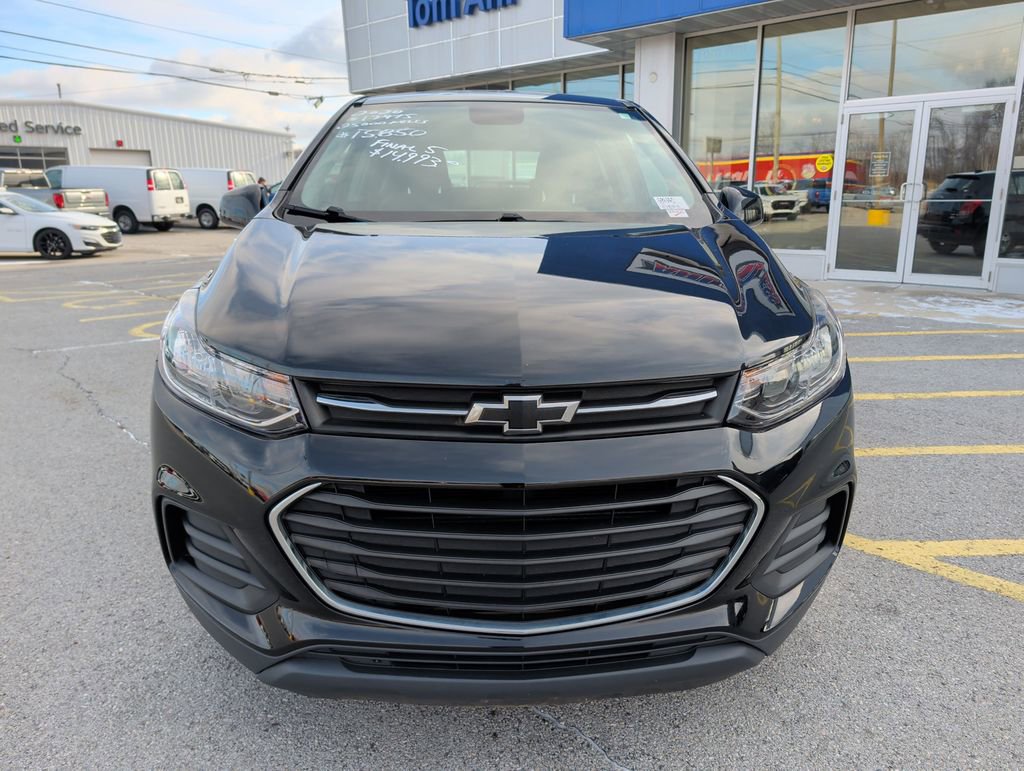 Used 2020 Chevrolet Trax LS image 2