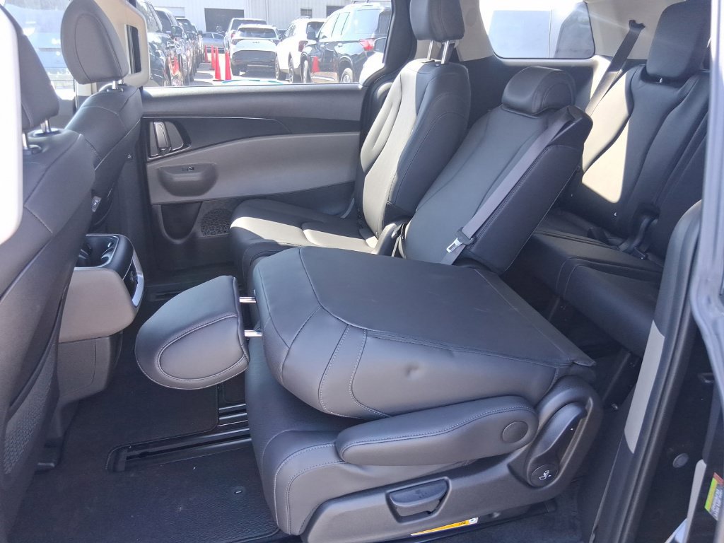 Certified 2026 Kia Carnival FWD image 19
