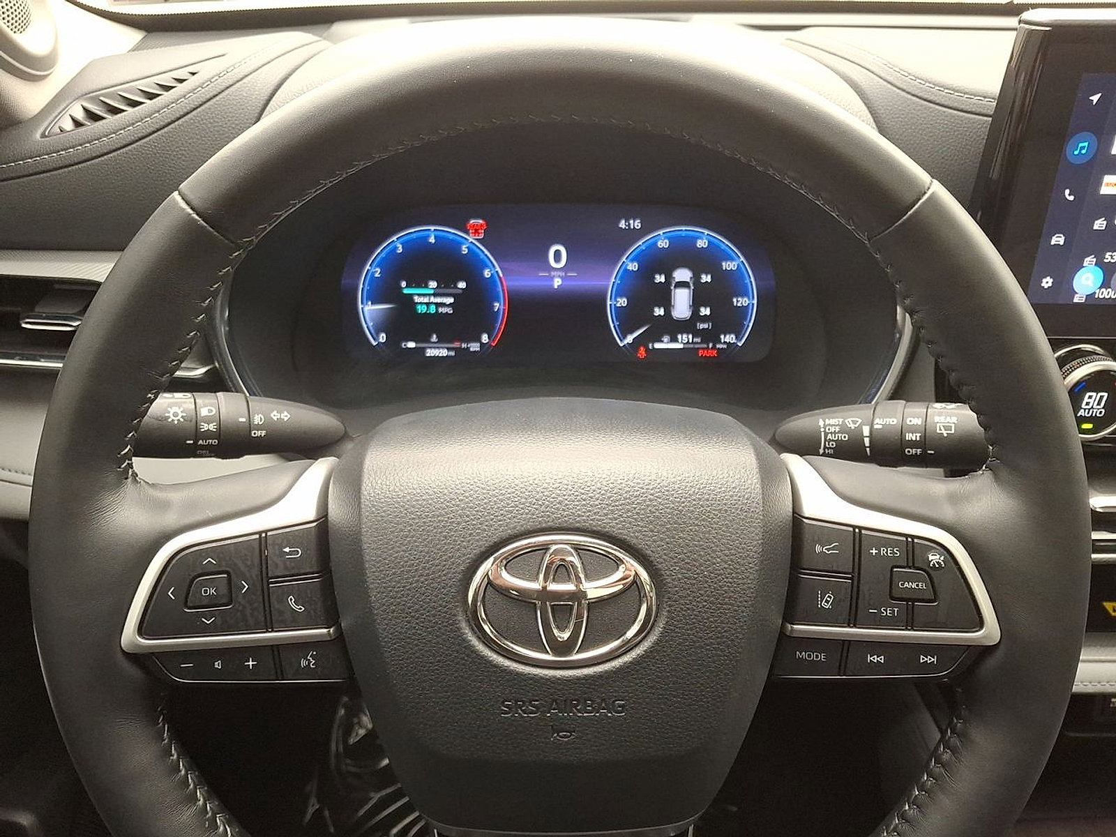 Used 2024 Toyota Highlander Platinum image 16