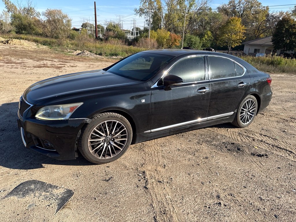 Used 2013 Lexus LS 460 AWD w/ F-Sport Pkg image 4