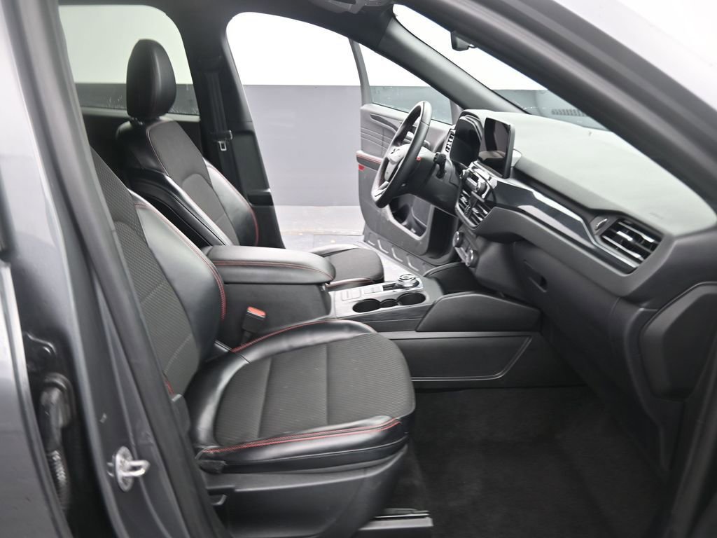 Used 2024 Ford Escape ST-Line image 44