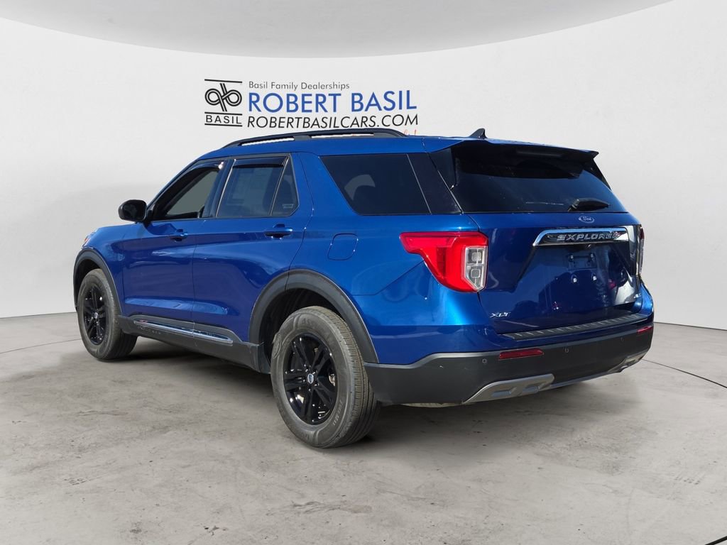 Used 2021 Ford Explorer XLT w/ Equipment Group 202A image 3