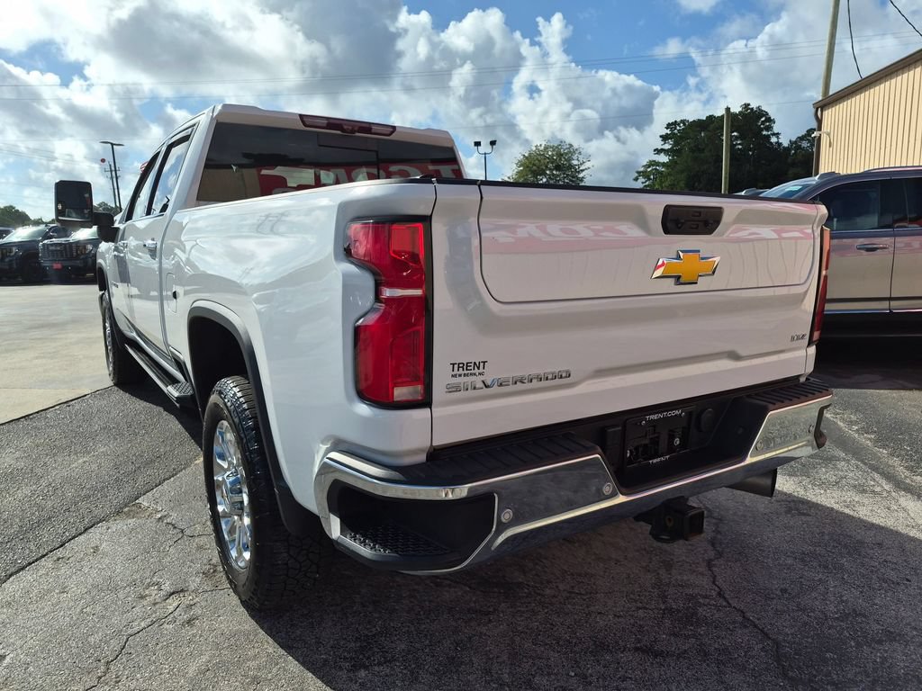 Used 2025 Chevrolet Silverado 2500 LTZ w/ LTZ Convenience Package AWD/4WD image 2