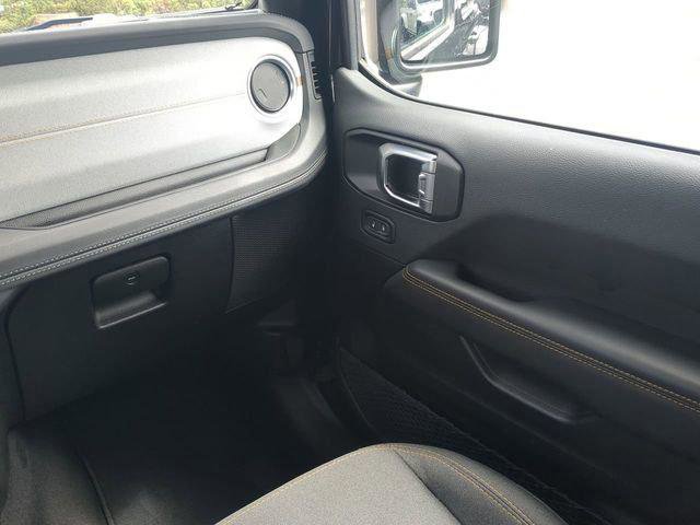 Certified 2025 Jeep Wrangler Unlimited Sahara w/ Safety Group image 18