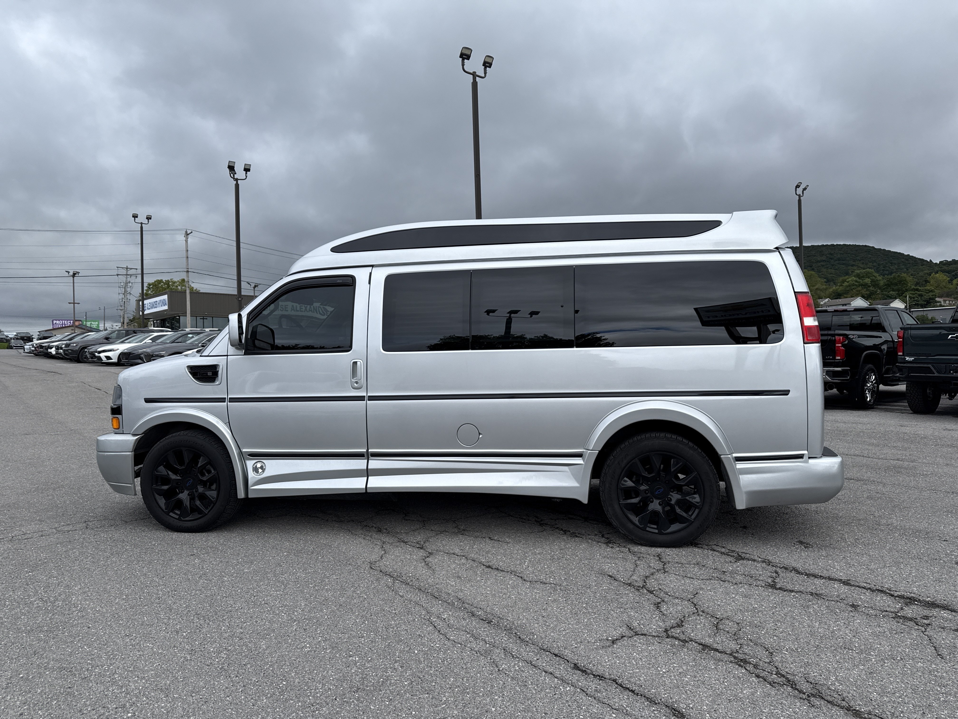 Used 2021 Chevrolet Express 2500 LS w/ Enhanced Convenience Package RWD image 7