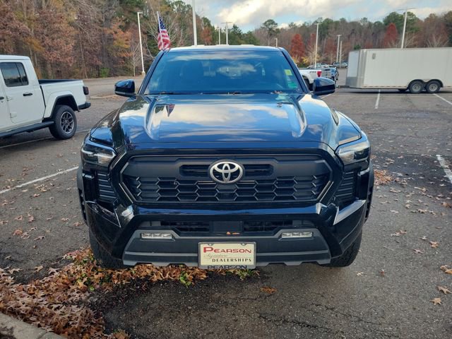 Used 2024 Toyota Tacoma TRD Off-Road image 9