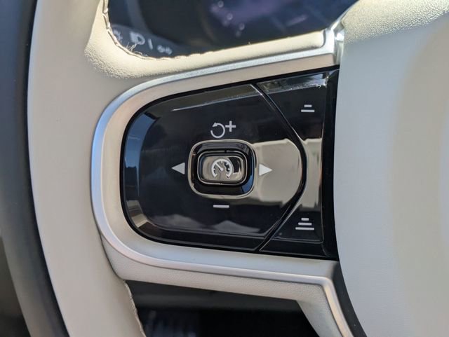 New 2026 Volvo XC90 B6 Ultra w/ Protection Package image 18