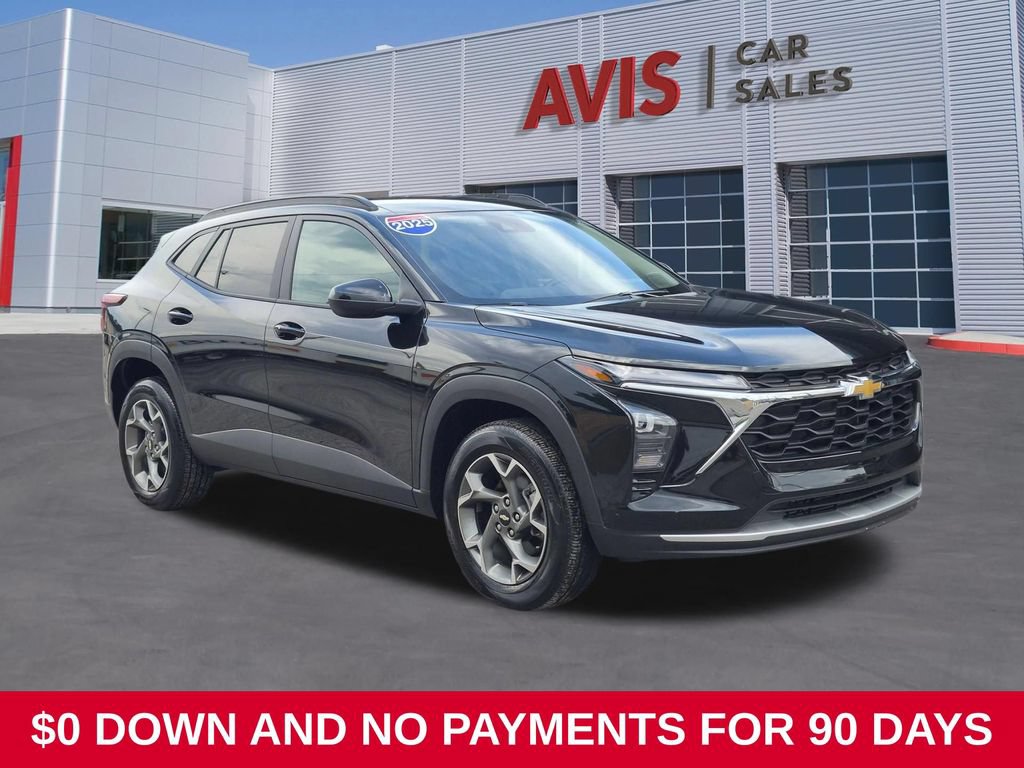 Used 2025 Chevrolet Trax LT w/ LT Convenience Package FWD image 3