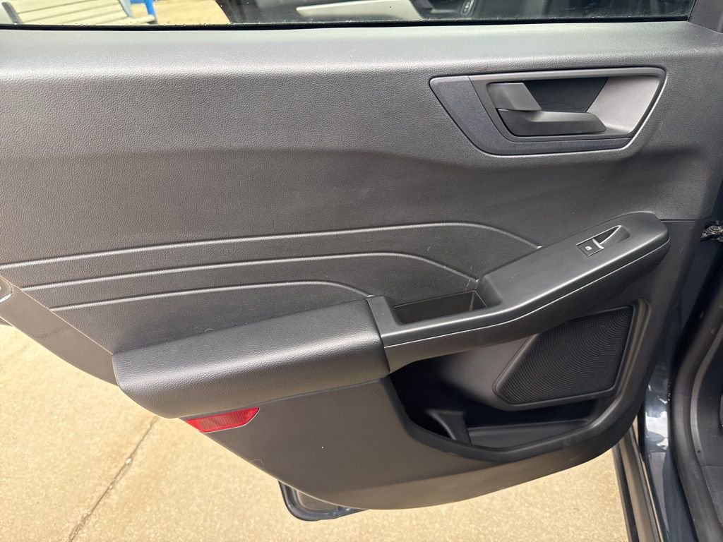 Certified 2022 Ford Escape SE w/ SE Sport Appearance Package image 9