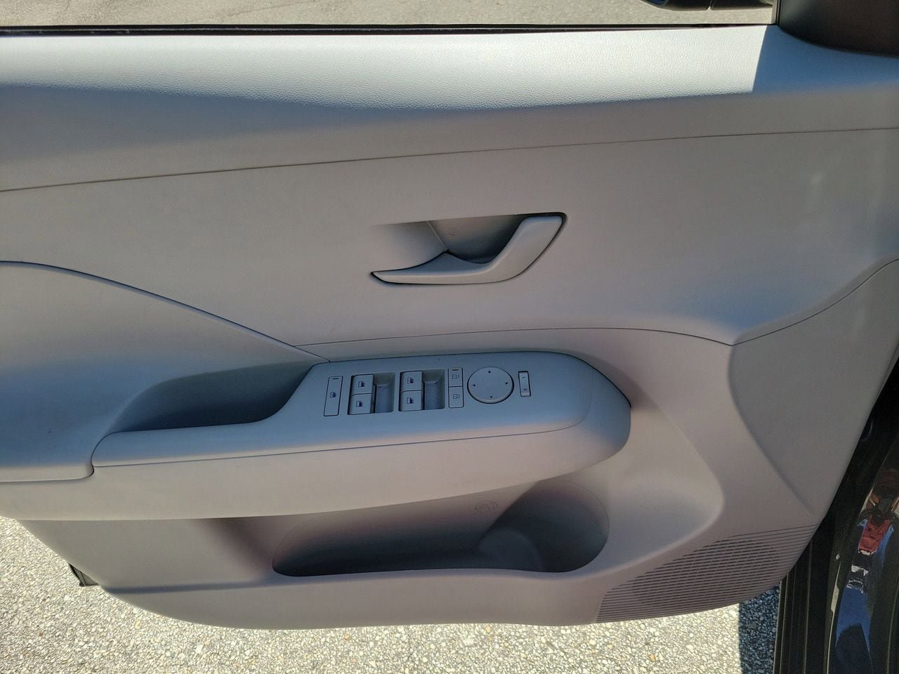 Used 2025 Hyundai Kona SEL FWD image 12