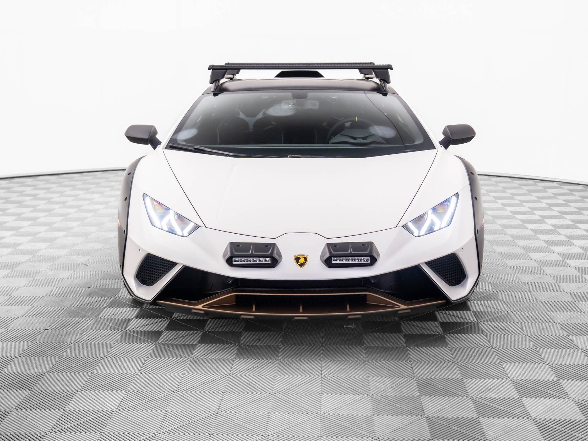 Used 2024 Lamborghini Huracan Sterrato image 8