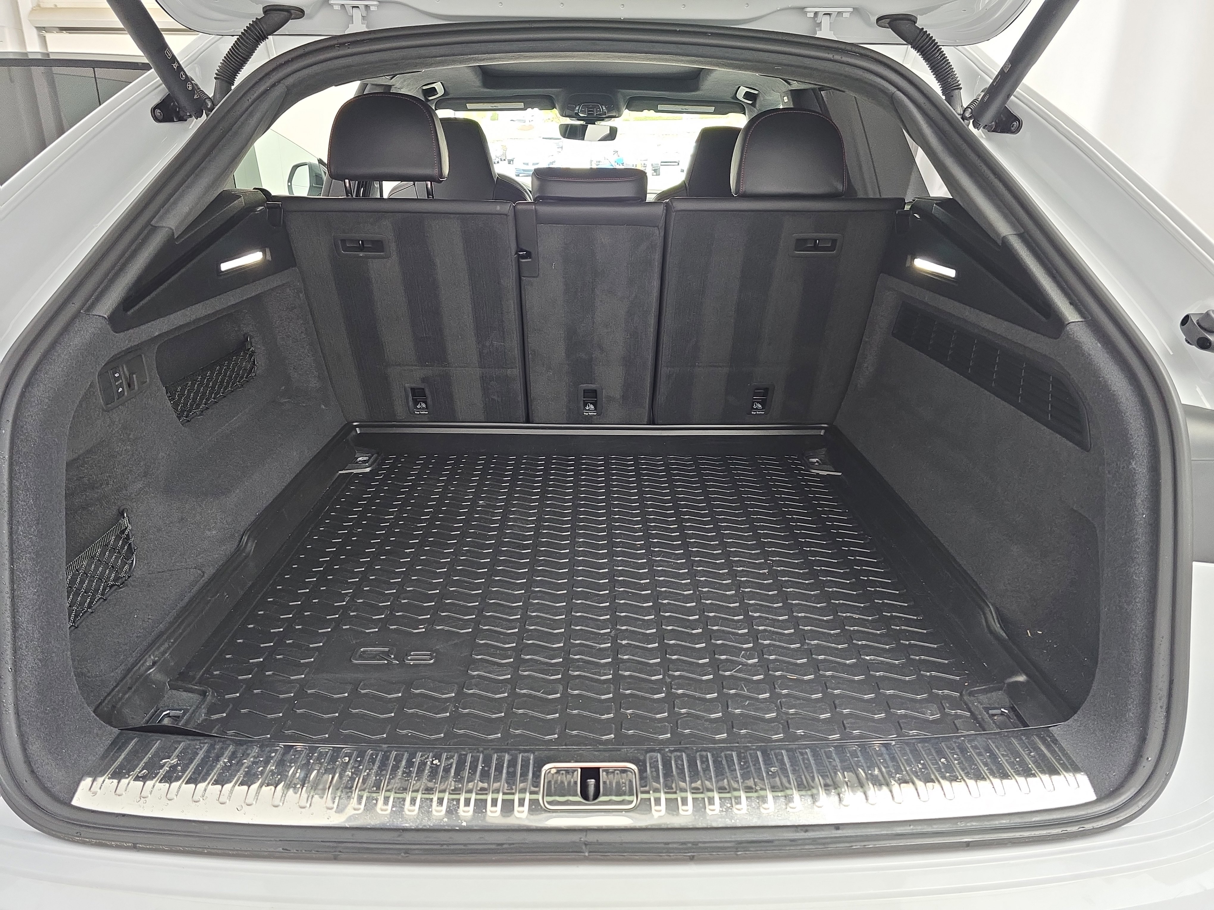 Used 2023 Audi RS Q8 image 12