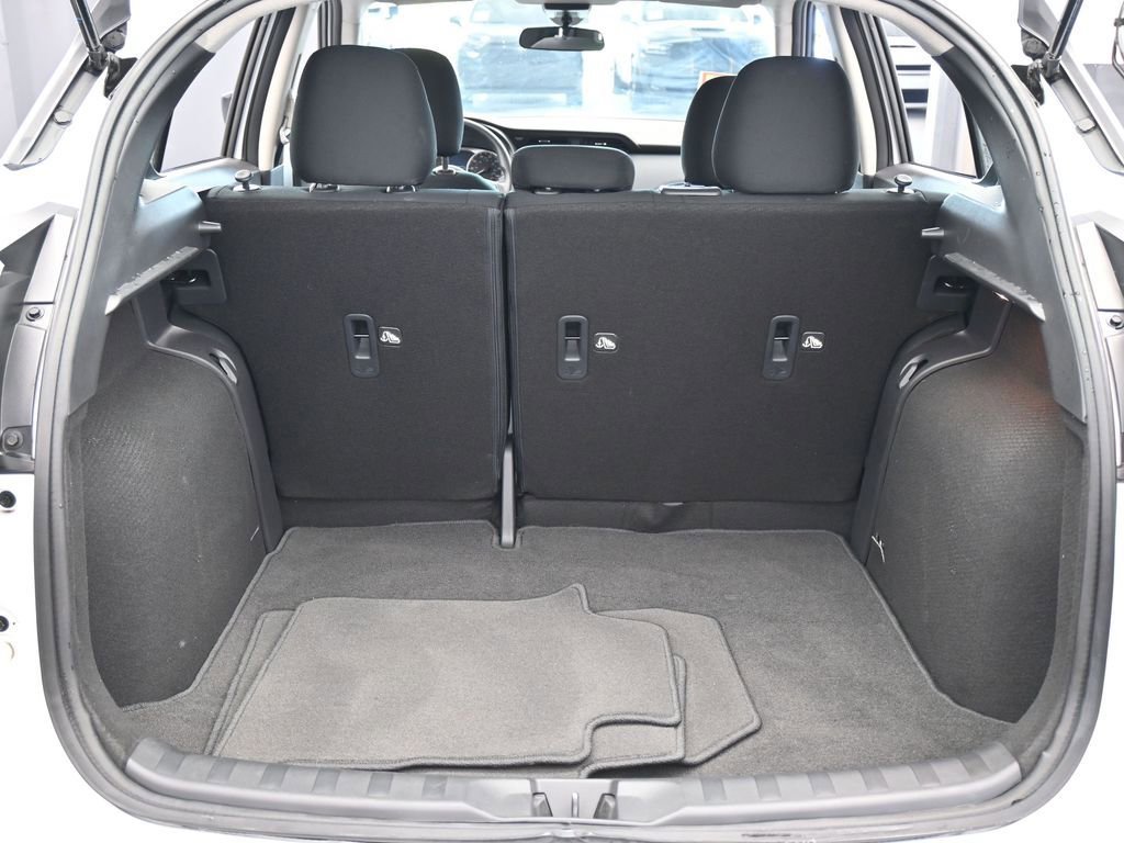 Used 2025 Nissan Kicks Play S image 31