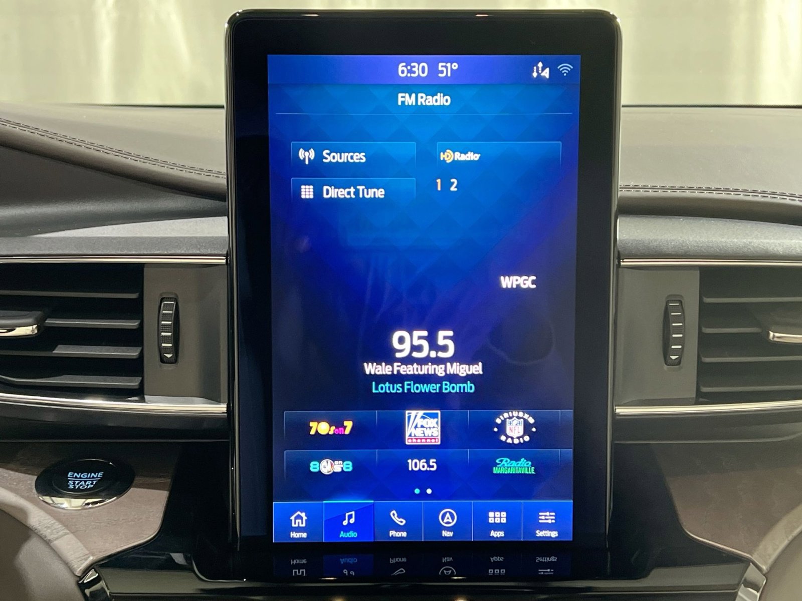 Used 2023 Ford Explorer Platinum w/ Technology Package image 18