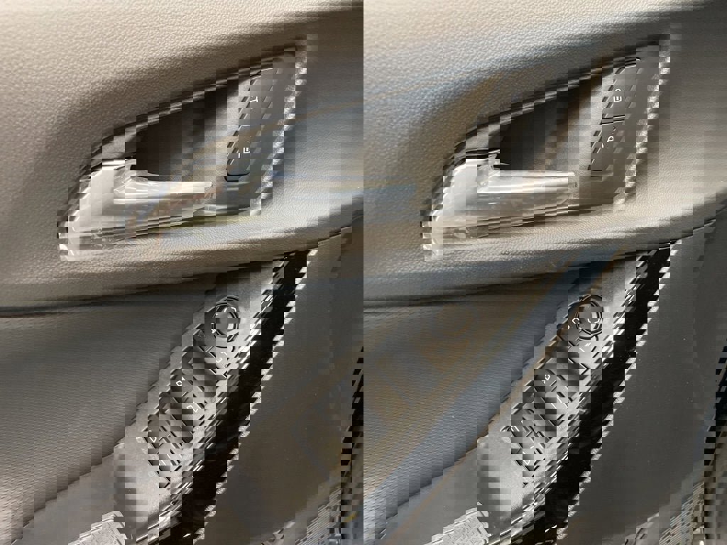 New 2026 Chevrolet Equinox LT w/ Convenience Package II image 14