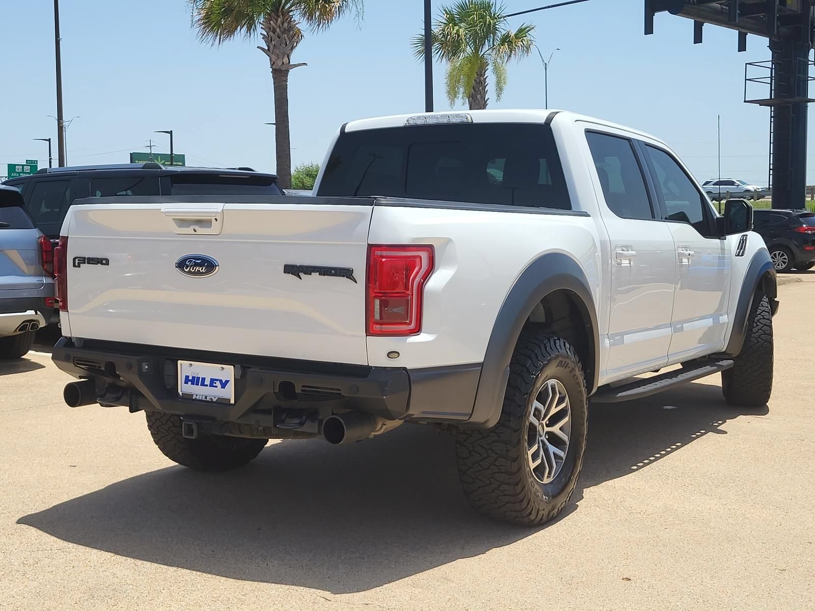 Used 2017 Ford F150 Raptor w/ Equipment Group 802A Luxury AWD/4WD image 32