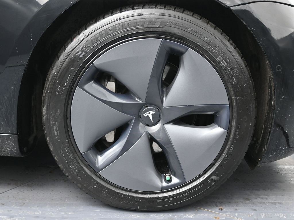 Used 2018 Tesla Model 3 Long Range image 13