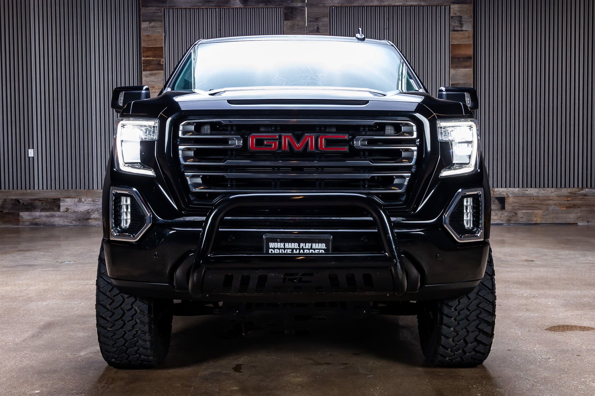 Used 2019 GMC Sierra 1500 AT4 w/ AT4 Premium Package AWD/4WD image 2