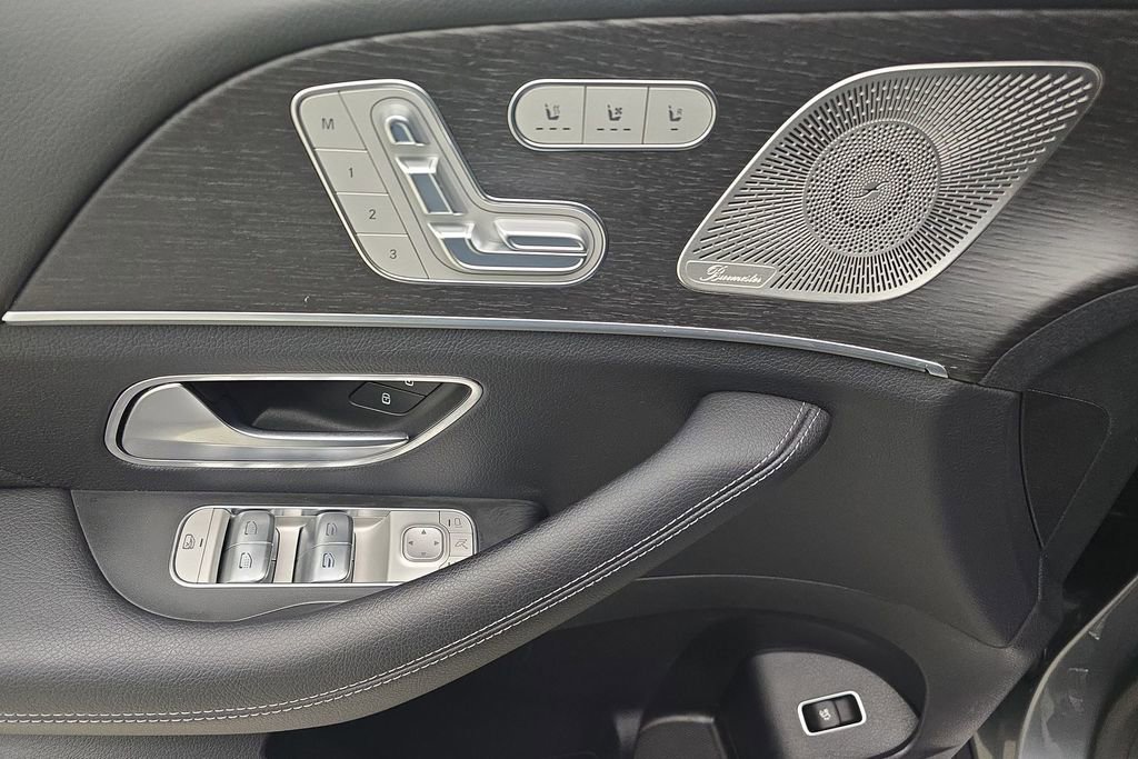 Used 2023 Mercedes-Benz GLS 450 4MATIC w/ AMG Line Exterior image 14