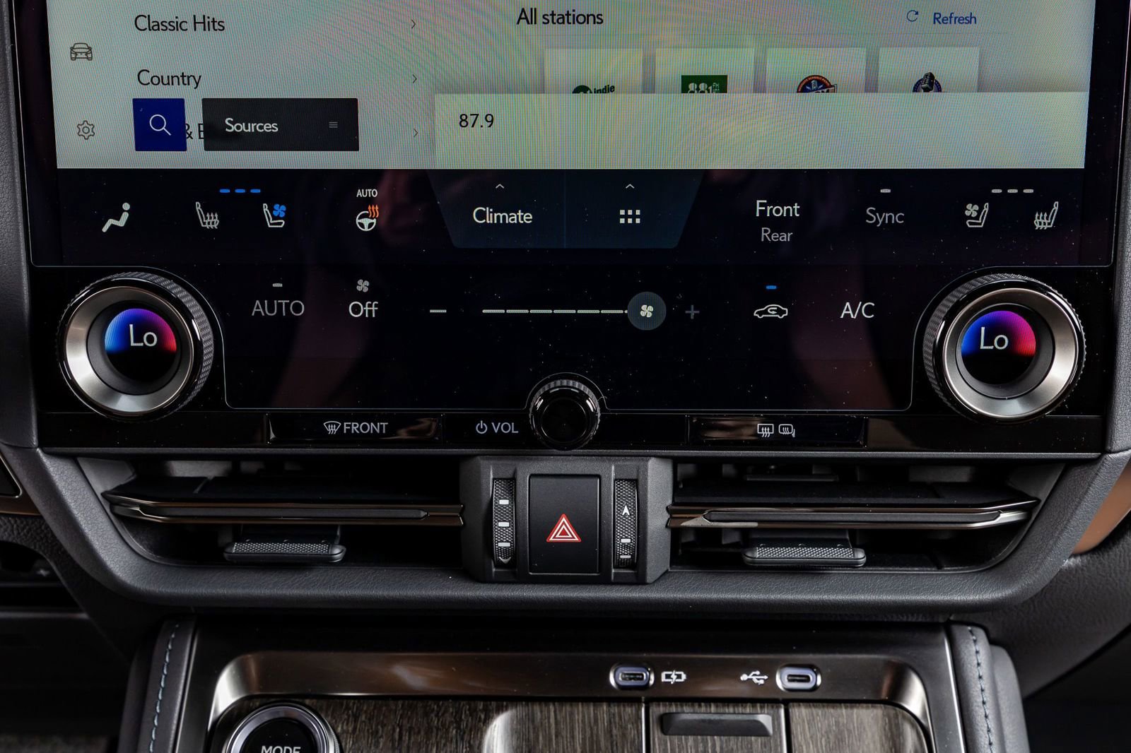 Used 2025 Lexus GX 550 w/ Accessory Package (2T) image 27