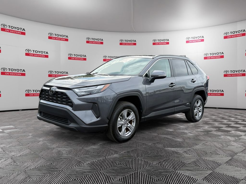 Used 2025 Toyota RAV4 LE AWD/4WD image 1