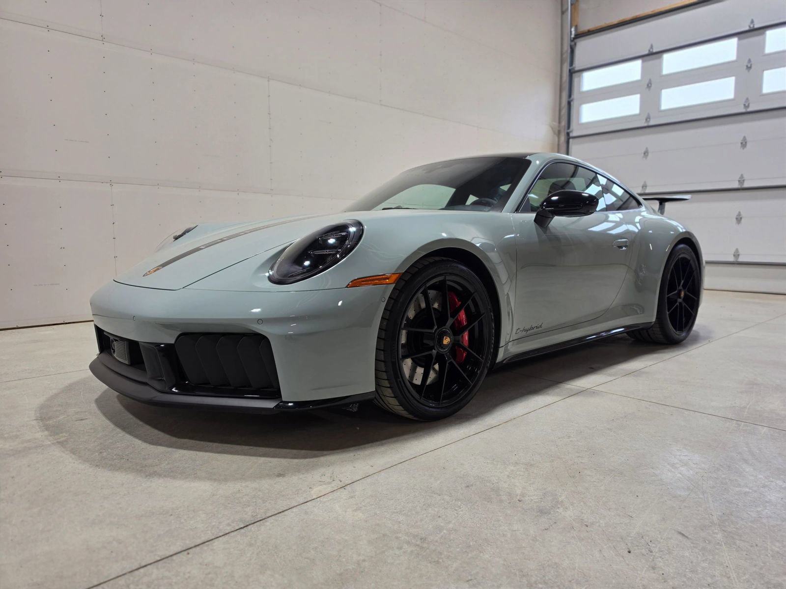 Used 2025 Porsche 911 Carrera 4 GTS AWD/4WD image 17