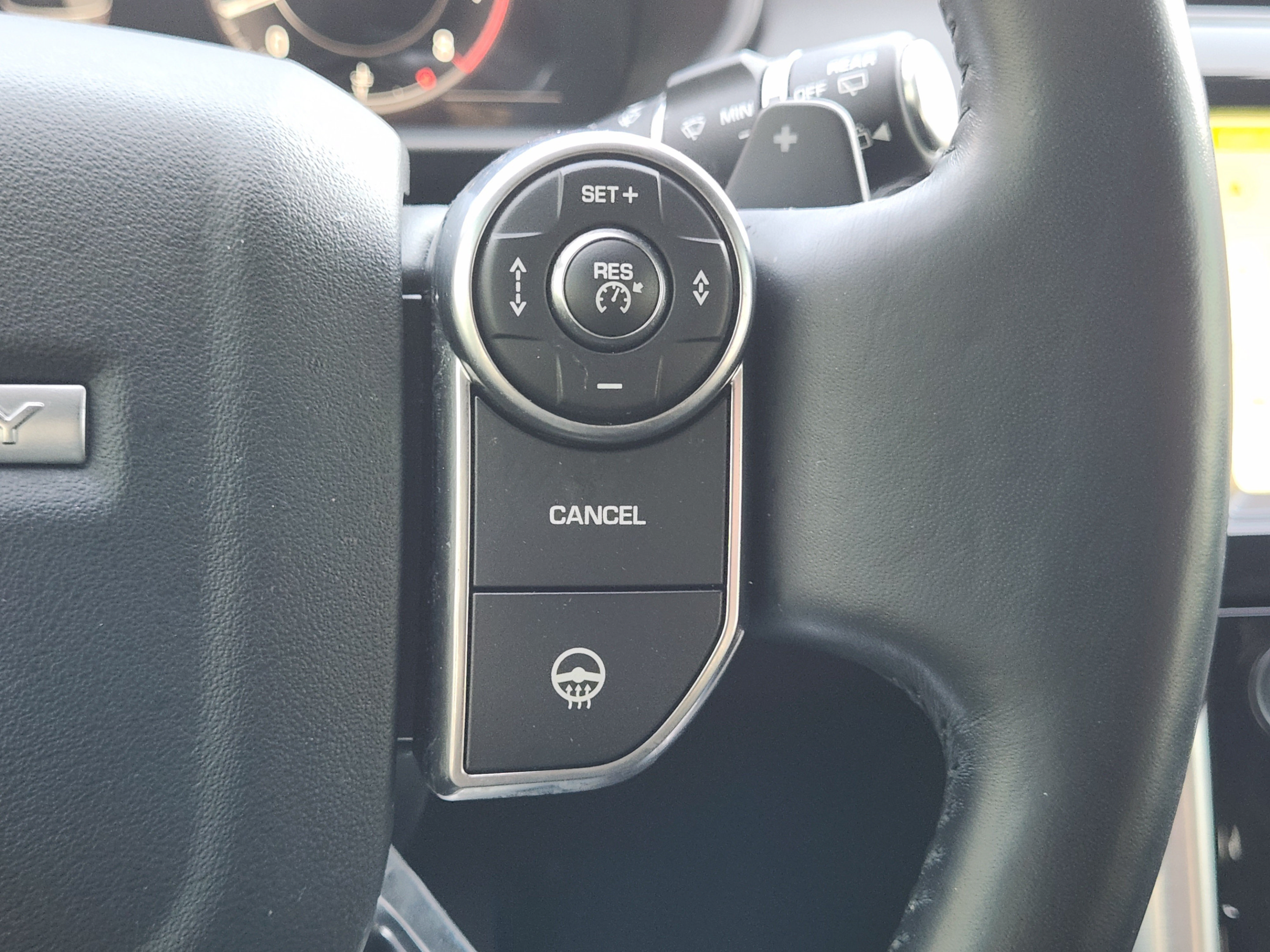 Used 2018 Land Rover Discovery HSE Luxury AWD/4WD image 25