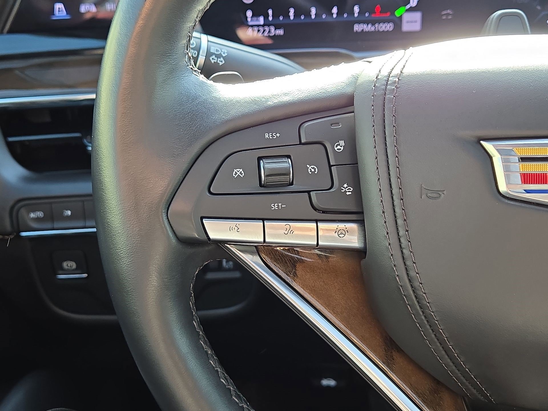 Certified 2024 Cadillac Escalade Sport Platinum w/ LPO, ONYX Package image 21