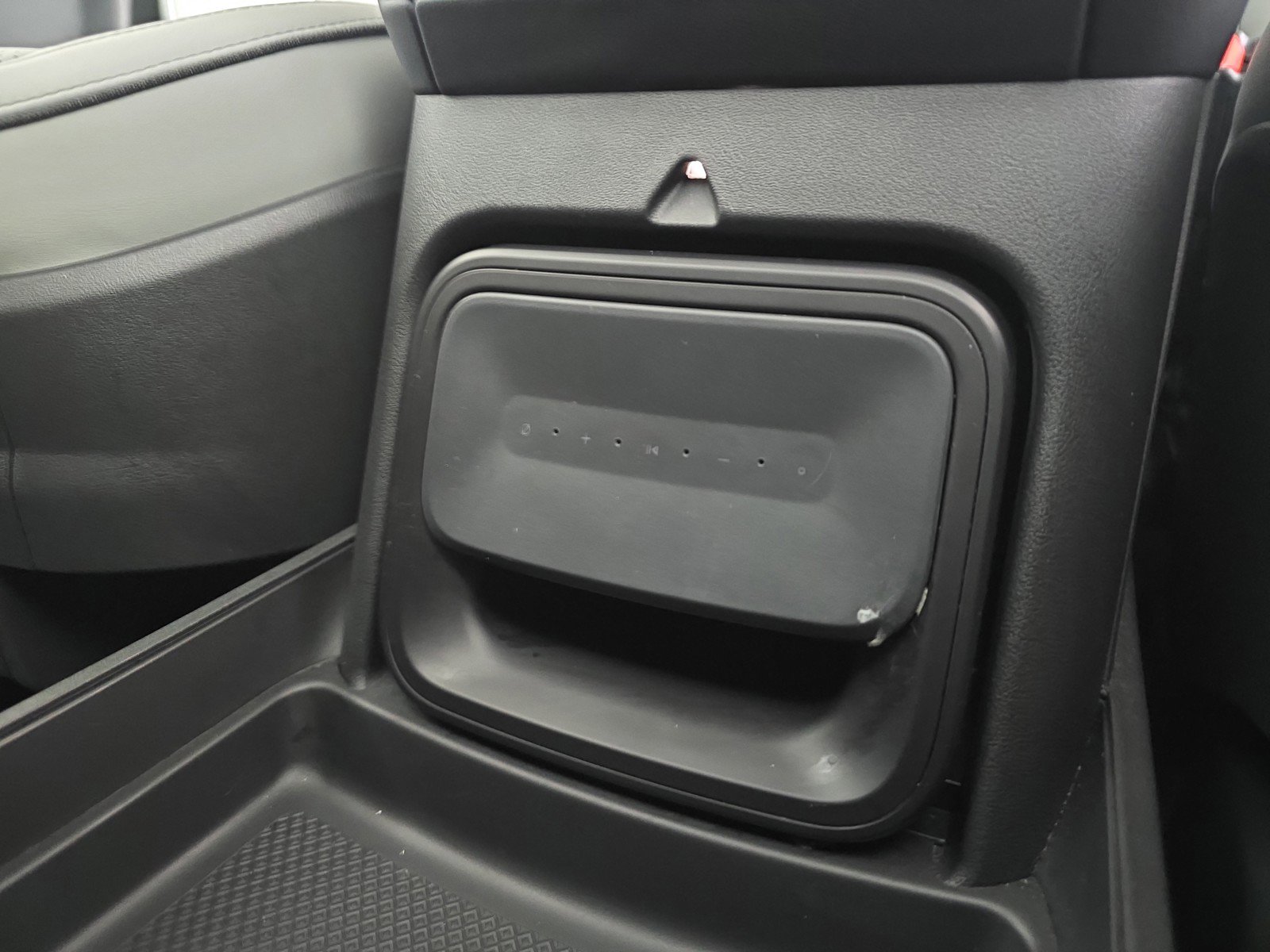 Used 2024 Rivian R1S Adventure AWD/4WD image 33