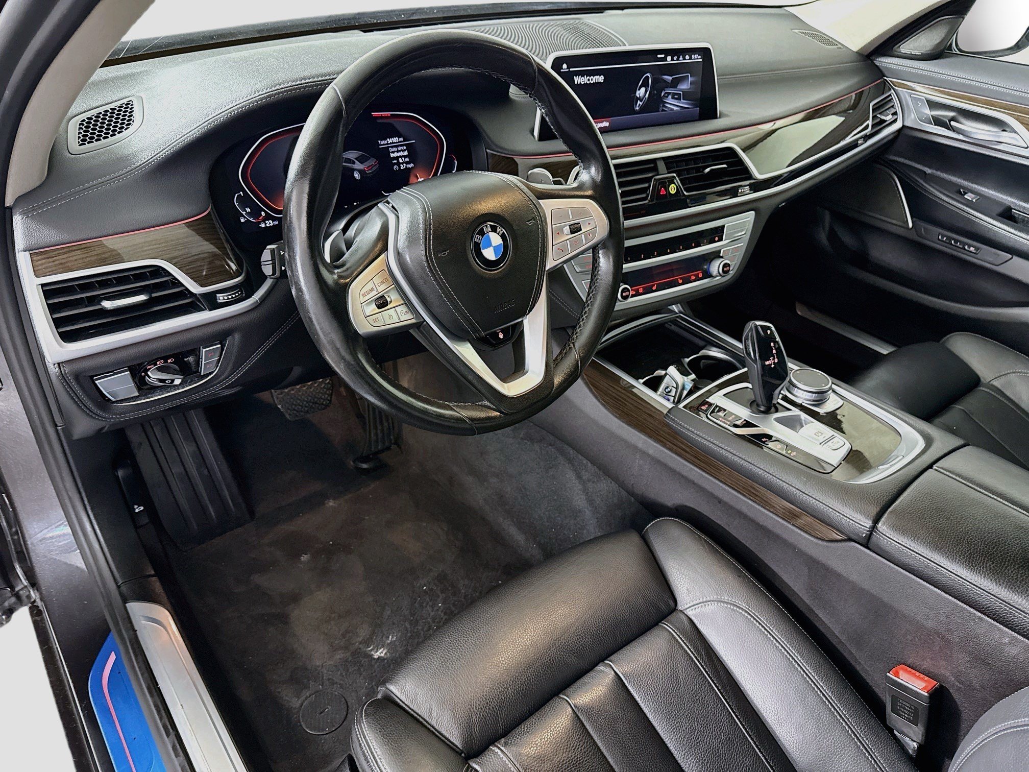 Used 2022 BMW 740i RWD image 23