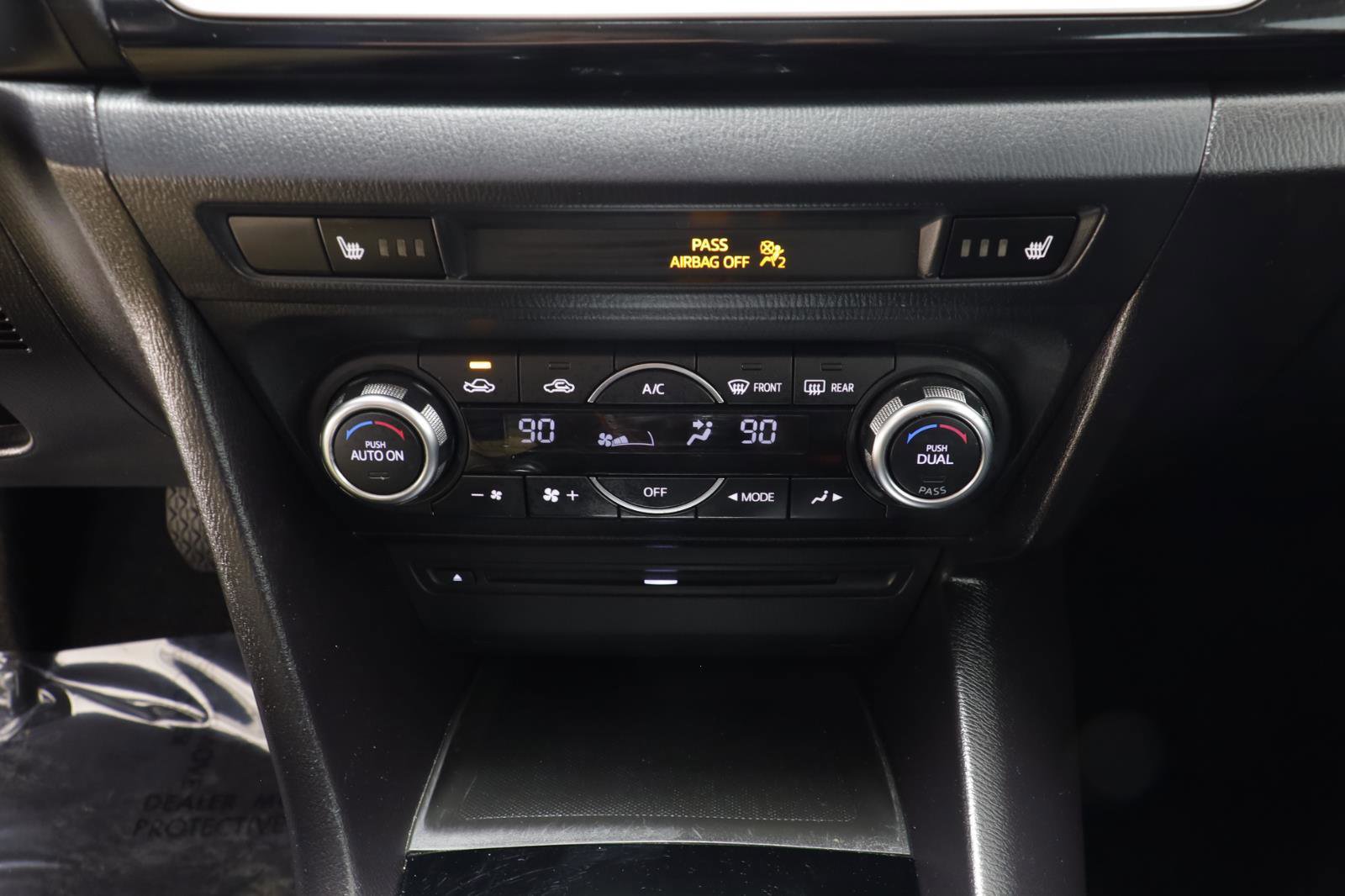 Used 2016 MAZDA MAZDA3 i Grand Touring image 11