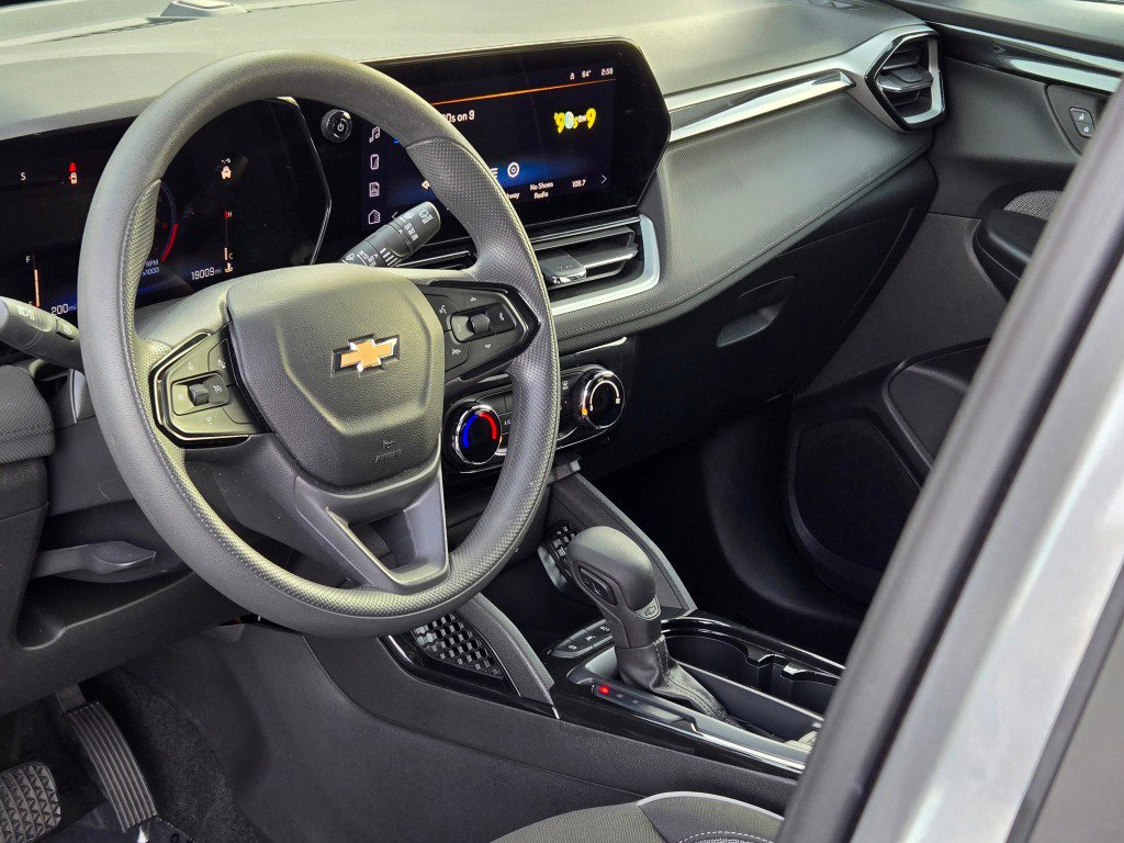 Used 2025 Chevrolet TrailBlazer LT image 21