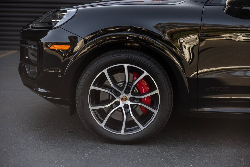 Certified 2025 Porsche Cayenne GTS image 11