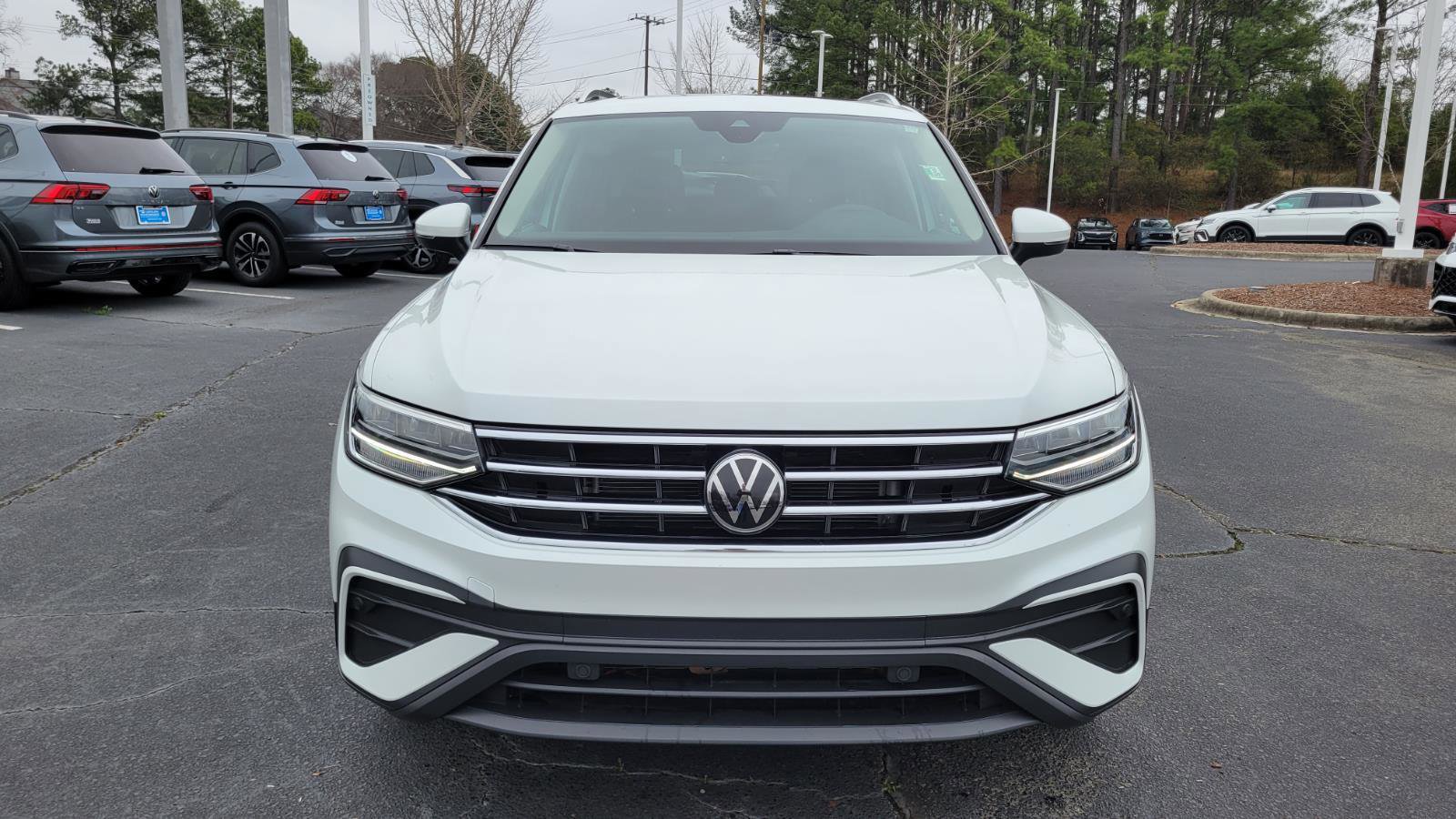 Certified 2023 Volkswagen Tiguan SE w/ Panoramic Sunroof Package image 8