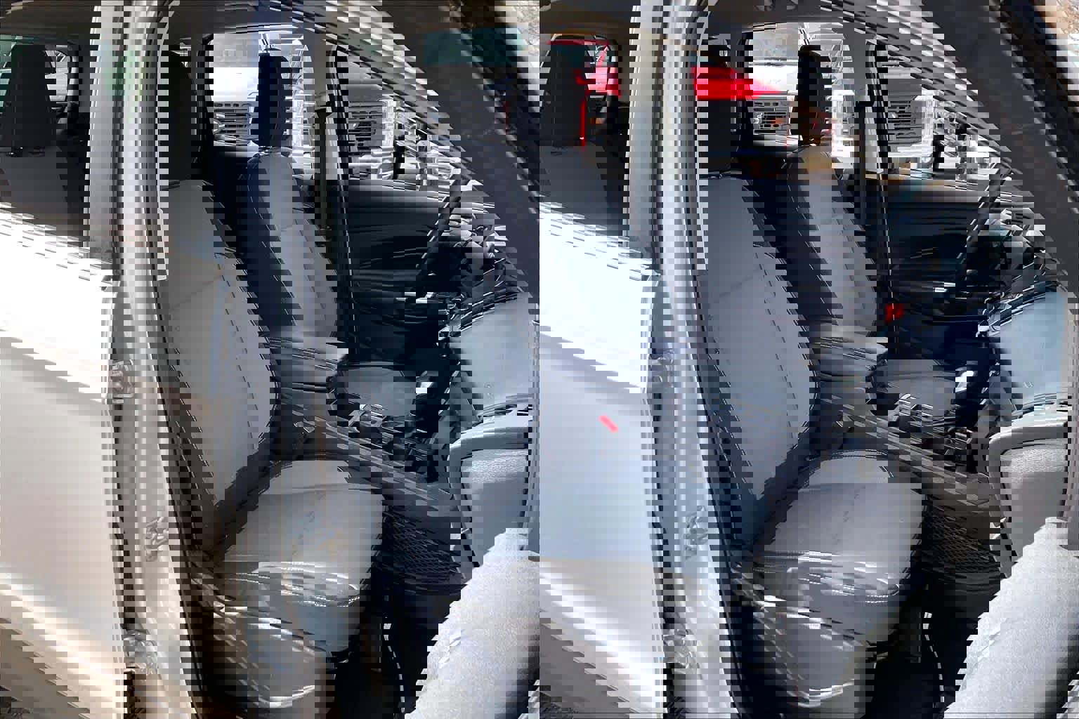 Used 2018 Ford Escape SE w/ SE Sync 3 Package image 9