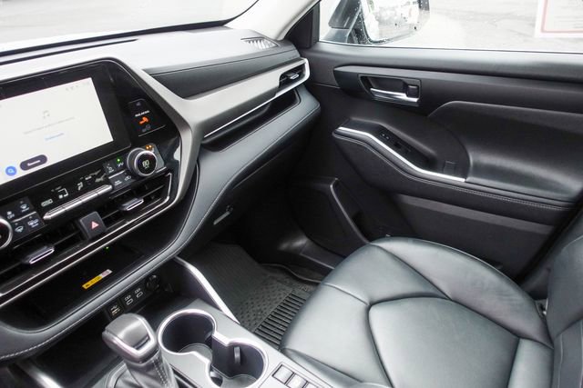 Certified 2023 Toyota Highlander XLE image 49