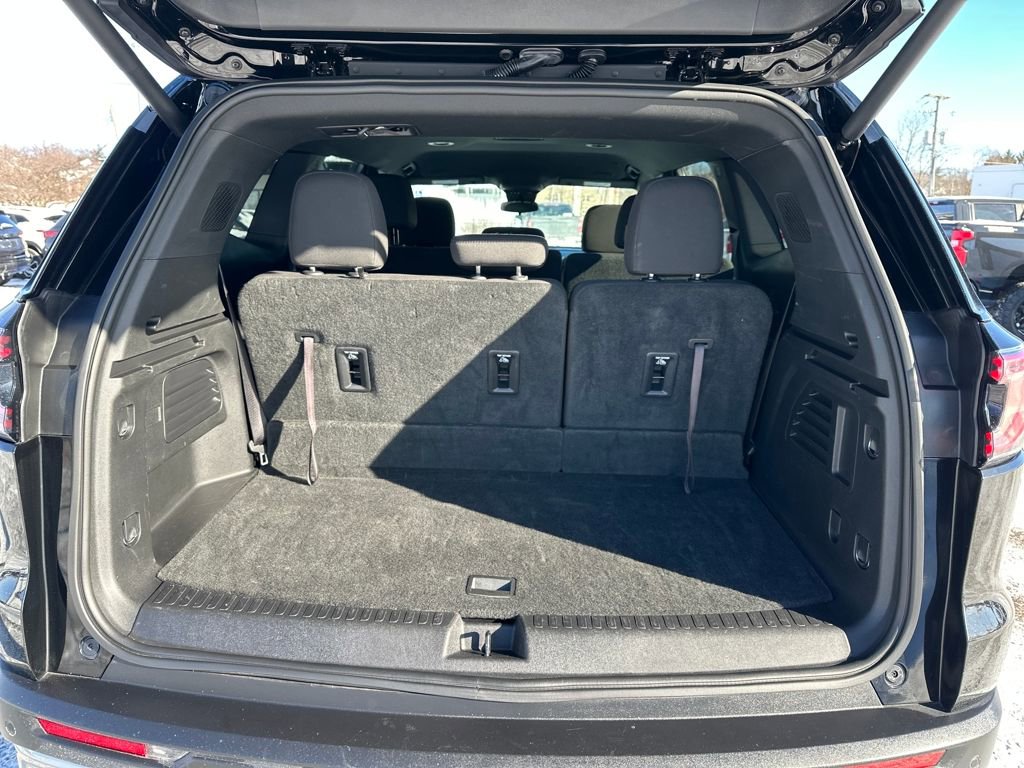 Used 2025 GMC Acadia Elevation image 38