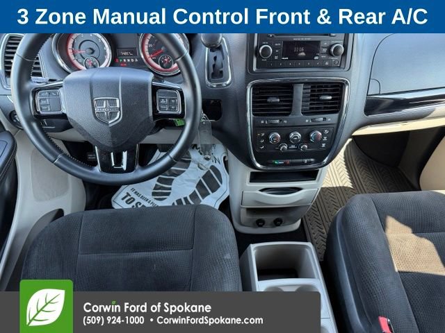 Used 2016 Dodge Grand Caravan SE FWD image 3