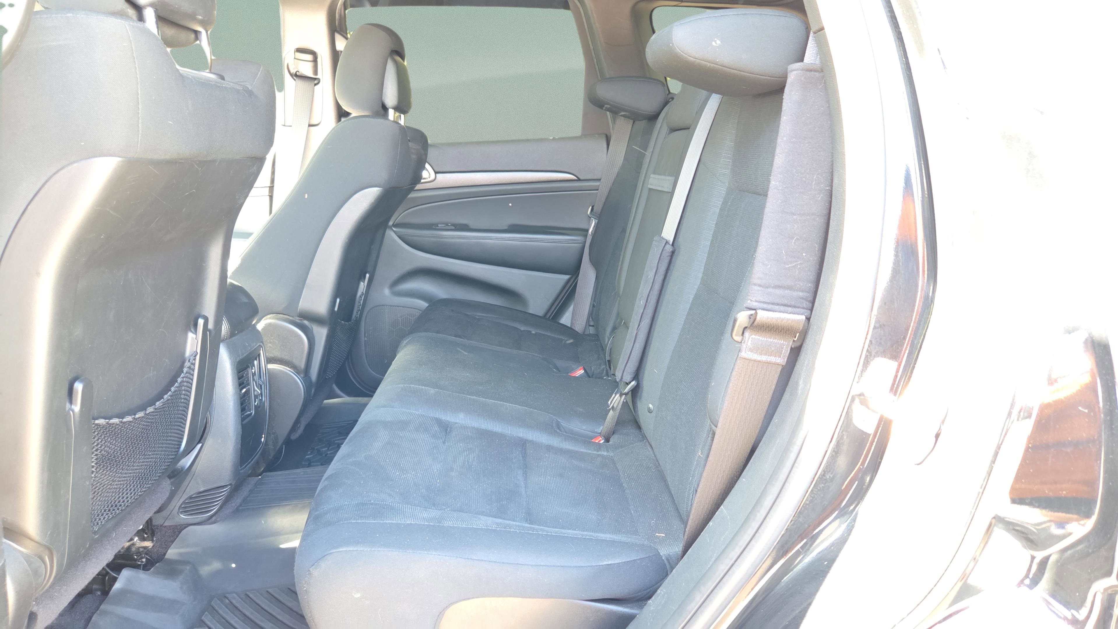 Used 2017 Jeep Grand Cherokee Laredo w/ Quick Order Package 23E image 11